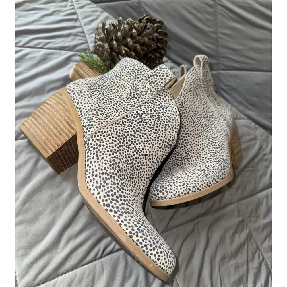 TOMS Constance Mini Cheetah Suede Western Ankle Booties Women's Size 8